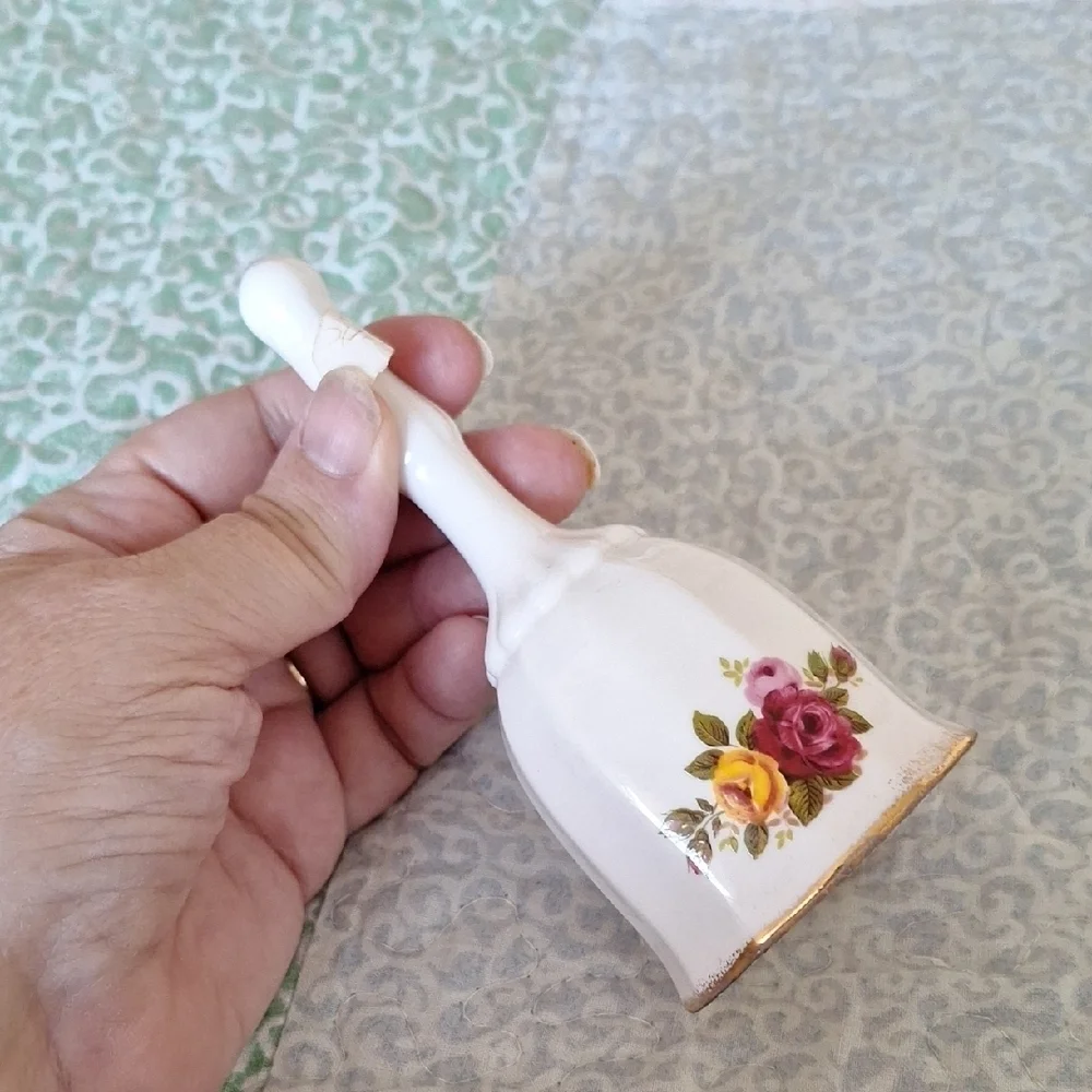 Floral Grandmother Bell